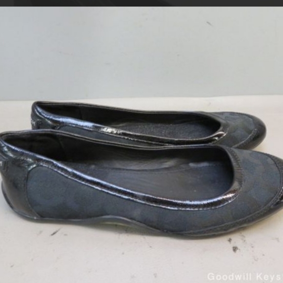 The Ones Everyone Wants!! COACH Black Ballet Flats - Picture 5 of 9